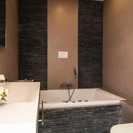 Metropole Ap4113 Nice, By Riviera Homes Niza